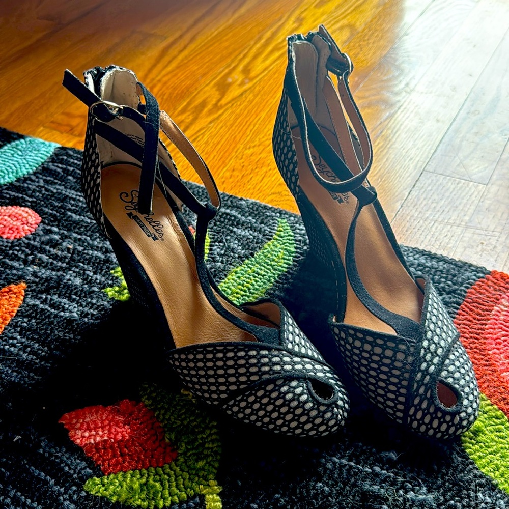 Seychelles high heeled wedge peep-toe shoes